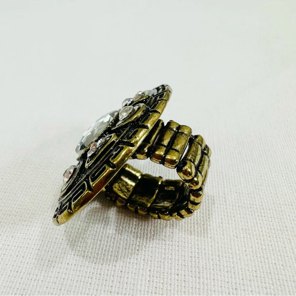 🛍️🛍️ STRETCH RING CLEAR RHINESTONE JEWEL  ACCENTED STONES IN GOLD TONE NWOT - Picture 4 of 6